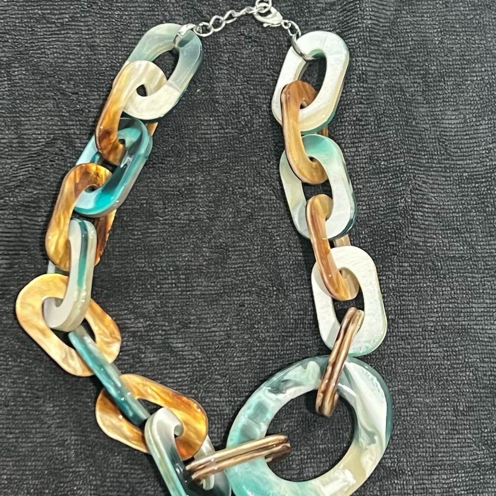 Rush by Denis & Charles Chunky Link Statement Necklace – Multicolor Resin